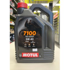 Масло Motul 7100 5W40 4T моторное,100% синтетическое для четырехтактных двигателей мотоциклов, 4литра 113198