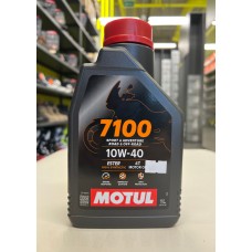 Масло Motul 7100 10W40 4T моторное,100% синтетическое для четырехтактных двигателей мотоциклов, 1 литр 112874