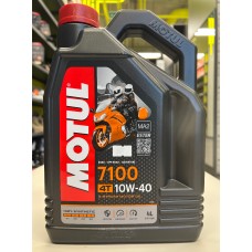 Масло Motul 7100 10W40 4T моторное,100% синтетическое для четырехтактных двигателей мотоциклов, 4 литра 112122