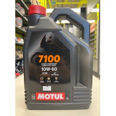 Масло Motul 7100 10W60 4T моторное, 100% синтетическое для четырехтактных двигателей мотоциклов, 4 литра 113206