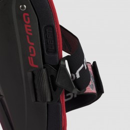 Защита FORMA колен TRI-FLEX KNEE GUARD BLACK/SILVER/RED