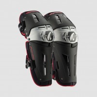 Защита FORMA колен TRI-FLEX KNEE GUARD BLACK/SILVER/RED